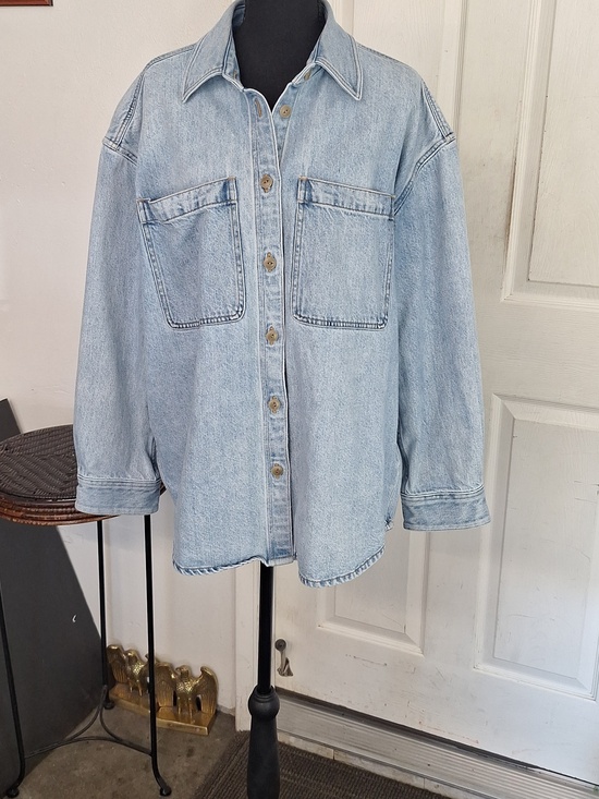 Madewell Jackets & Blazers - Madewell Blue Denim Trucker Jacket Women Large
